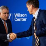Iván Duque shaking hands with ambassador Mark Green during the forum "Humanity in motion and Colombia: A conversation with President Iván Duque," held on September 20, 2021. Photo: Wilson Center.