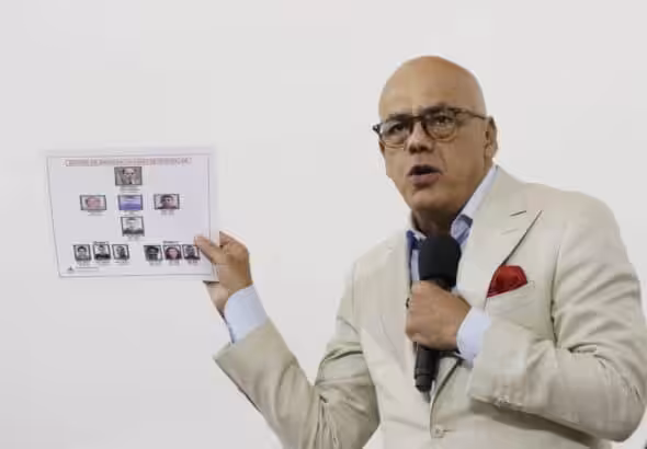 President of the Venezuelan National Assembly Jorge Rodriguez showing a slide with the photos of some of the terrorists sentenced on August 4 for the assassination attempt of August 2018 against President Nicolas Maduro. Photo: Willmer Herrades/Ultimas Noticias.