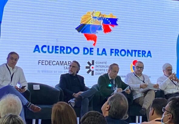 New Colombian authorities and businesspersons from both countries during the second day of the "Acuerdo de la Frontera" meeting held in Cúcuta, August 18, 2022. Photo: Monitoreamos.com.