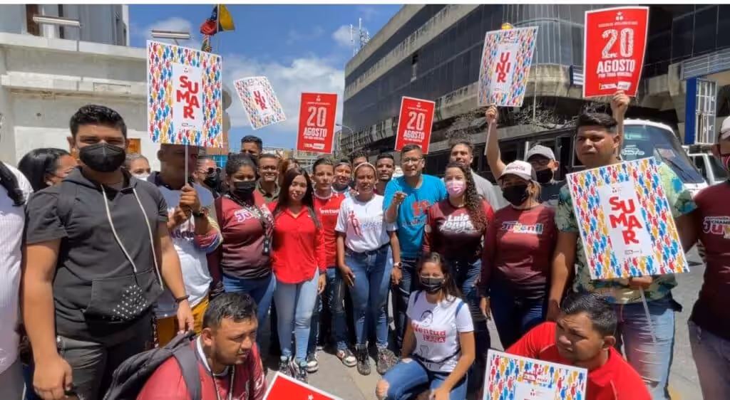 Featured image: PSUV activists during the process of street delegates' election. Photo: PSUV.