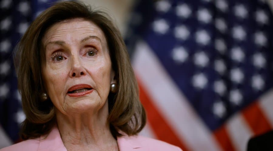 The head of the US House of Representatives, Nancy Pelosi, speaks to reporters on Capitol Hill, June 14, 2022. Photo: AFP.