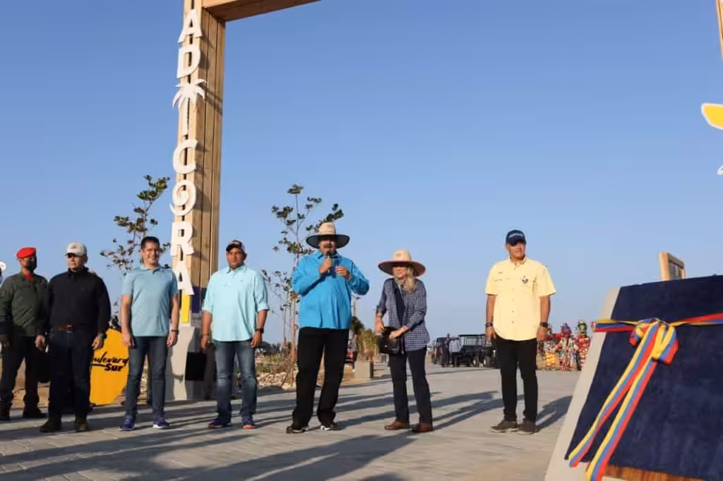 President Maduro speaking at an event in Adícora, Falcón state, Venezuela. Photo: Alba Ciudad.