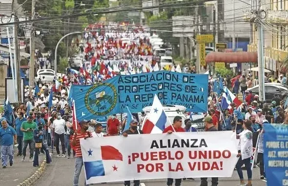March on July 12, which brought together various unions in protest against the high cost of fuel, food and medicines. Photo: Struggle La Lucha.
