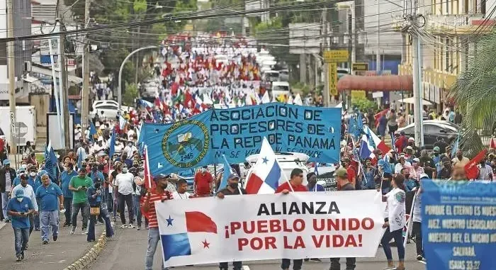 March on July 12, which brought together various unions in protest against the high cost of fuel, food and medicines. Photo: Struggle La Lucha.