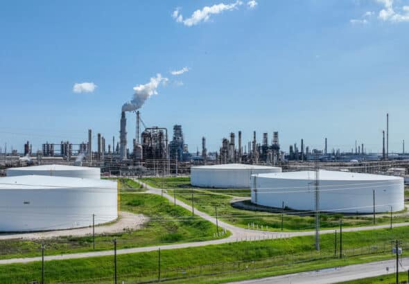 Oil Refinery: Brandon Bell / Gettyimages.ru