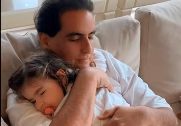 Venezuelan diplomat Alex Saab holding his youngest daughter days before his controversial incarceration. FIle photo.