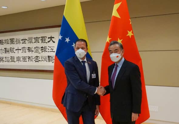 Carlos Faría and Wang Yi meet at the 77th meeting of the United Nation General Assembly in New York. Photo: Venezuela's Ministry of Foreign Relations.
