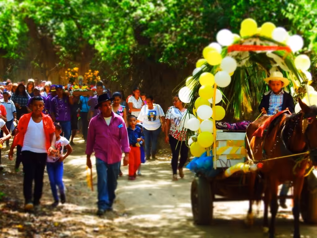 Celebration of the Virgen of the Nancite, community of Cuajachillo No. 2, Ciudad Sandino. Photo: Casa Benjamin Linder.