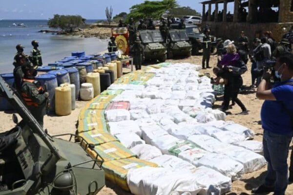 The biggest drug bust in a decade, arranged on the coast of Falcón. Photo: Últimas Noticias.