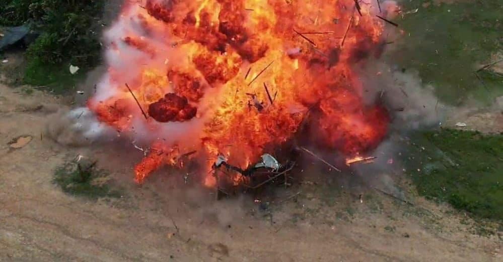 Narco-jet being destroyed by the Venezuelan Army as part of state efforts to stop drug trafficking originating in Colombia and destined to the United States. Photo: Twitter/@dhernandezlares.