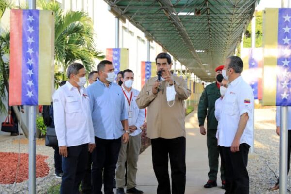 President Maduro at PDVSA's Petrocedeño Industrial Complex, on Friday, September 9. Photo: Presidential Press.