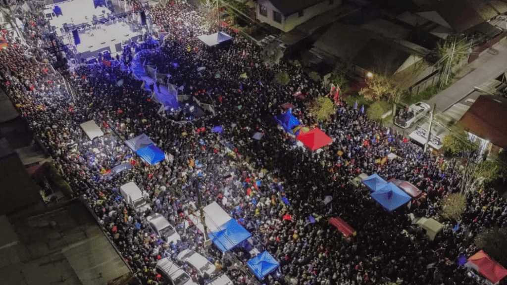 A massive rally in Santiago in support of the new constitution ahead of the vote on September 4. Photo: Daniel Jadue/Twitter.