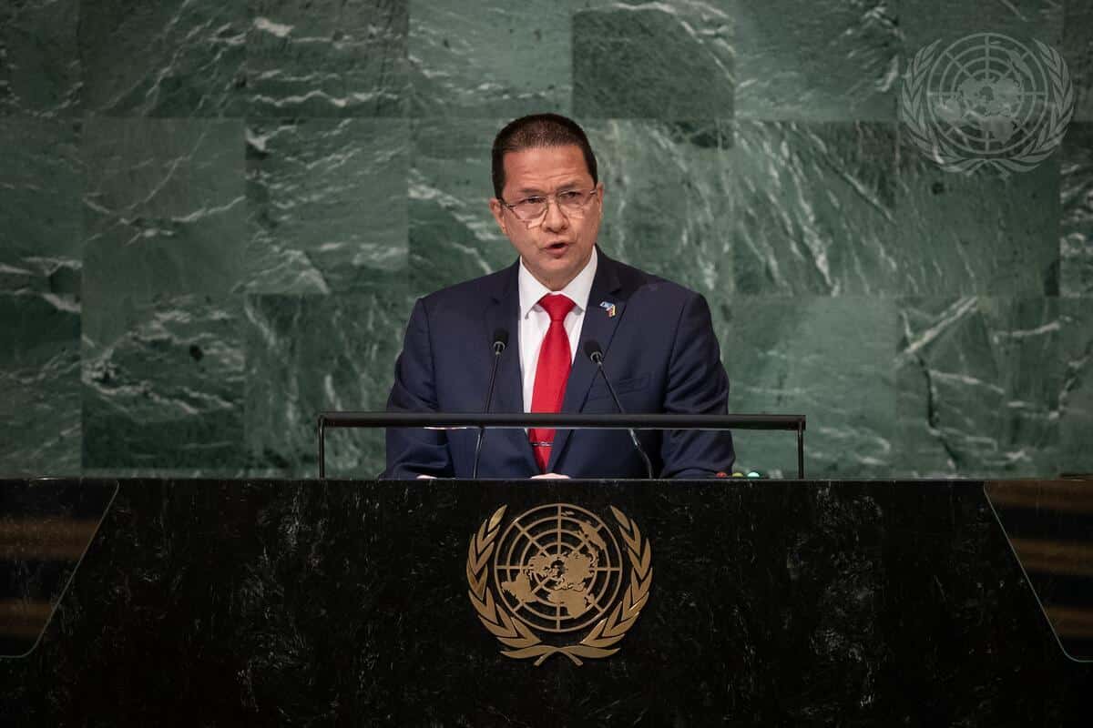 Venezuelan Foreign Minister Carlos Faría reading the message of President Nicolás Maduro at the 77th UN General Assembly. Photo: UN Press.