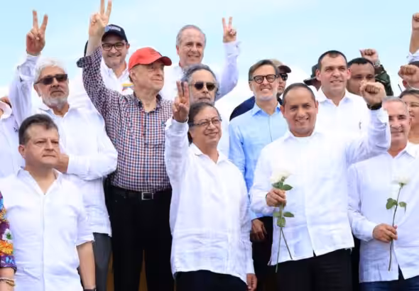 Venezuelan and Colombian authorities led by President Gustavo Petro during the border reopening ceremony. Cucuta, September 26, 2022. Photo: Twitter/@AABenedetti