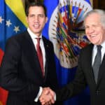 Former deputy, Juan Guaidó (left), shaking hands with OAS Secretary General Luis Almagro (right) in 2020. Photo: AFP.