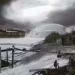 Efforts to extinguish the fire at the Puerto La Cruz refinery. Photo: Alba Ciudad.