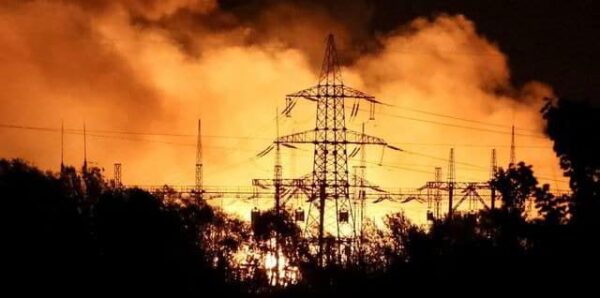 A fire raging at the heat and power plant TETS-5 in Kharkiv in northern Ukraine after it was hit by a Russian missile on 11 September.Photo: Reuters/Scanpix.