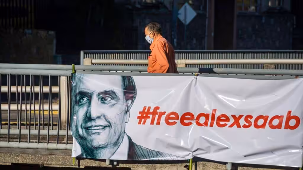 Poster in a Caracas street demands freedom for Alex Saab, Velezuelan diplomat facing a lawfare by the US government. File photo.