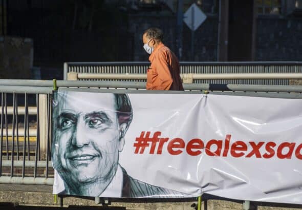 Poster in a Caracas street demands freedom for Alex Saab, Velezuelan diplomat facing a lawfare by the US government. File photo.