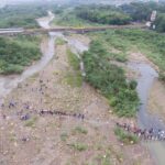 Colombia-Venezuela border. One of many illegal trails,this one just next to the Simon Bolivar International Bridge near Cucuta. Photo: Juan Pablo Cohen/La Opinion.