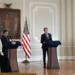 A large painting of Simón Bolívar, the South American independence hero, overlooks the joint press conference between Colombian President Gustavo Petro and US Secretary of State Antony Blinken at Nariño Palace. Photo: Prensa Latina.