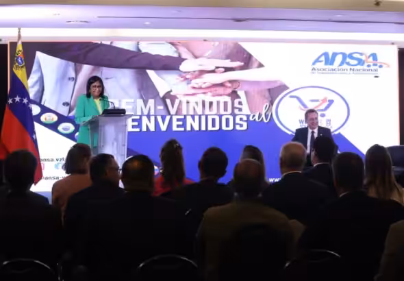 Venezuelan Vice President Delcy Rodríguez during the meeting with the supermarket union. Photo: Ministry of Economy and Finances.