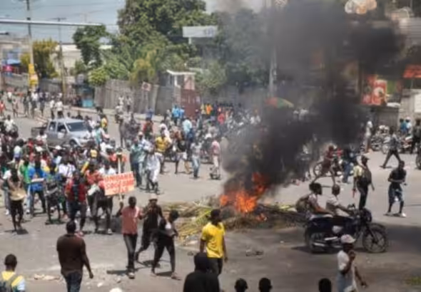 Protest in Haiti demanding the departure of unelected Prime Minister Ariel Henry. Photo: Misión Verdad.