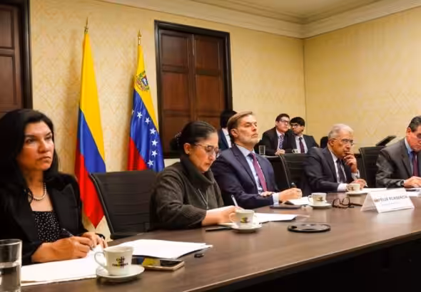 Venezuelan ambassador in Colombia, Félix Plasencia (center), with his work team. Photo: Twitter/@franccoy.