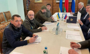 Russian and Ukrainian delegations during the third round of negotiations in Belarus, March 2022. File photo.