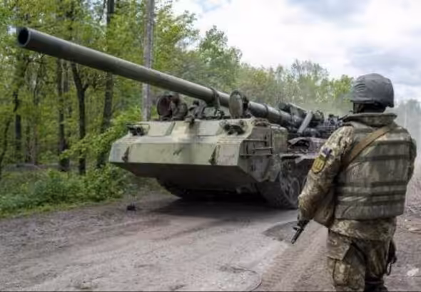 Ukrainian military tank on the outskirts of the Donetsk People's Republic. Photo: EFE.
