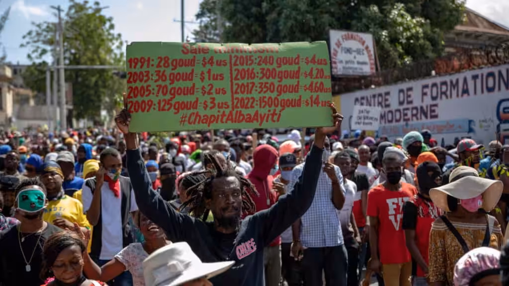 the streets of Haiti have once again been occupied by large marches and roadblocks (Photo: Radyo Rezistans/Facebook)