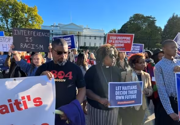 Protest at White House on October 9, 2022. Photo: Twitter @GordonTWhitman.