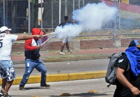 Far-right opposition groups demonstrating in the streets of the city of Santa Cruz, Bolivia. Photo: Getty Images.