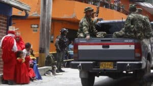 Colombian army patrolling the streets in Manizales. Photo: EFE/Luis Eduardo Noriega/File photo.