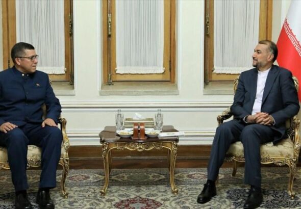 Iranian Foreign Minister Hosein Amir Abdolahian and Venezuelan Ambassador José Rafael Silva Aponte in a meeting in Tehran, October 31, 2022. Photo: HispanTV.