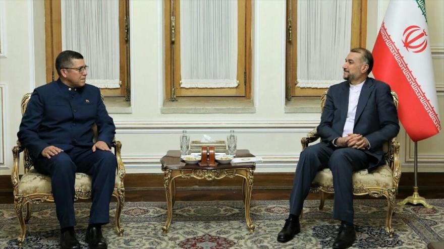 Iranian Foreign Minister Hosein Amir Abdolahian and Venezuelan Ambassador José Rafael Silva Aponte in a meeting in Tehran, October 31, 2022. Photo: HispanTV.