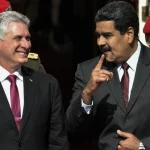 Cuban President Miguel Diaz-Canel (left) and his Venezuelan counterpart Nicolás Maduro (right) in Caracas on May 30, 2018. Photo: Juan Barreto/AFP.