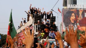 Massive protests in support of Imran Khan. Photo credit: Reuters/Akhtar Soomro.