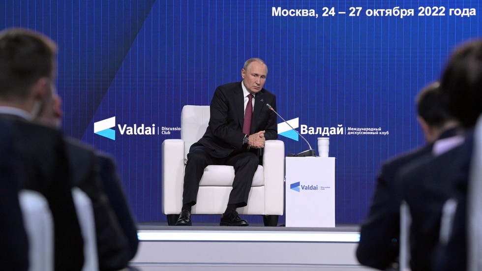 Russian President Vladimir Putin attends the plenary session of the Valdai Discussion Club forum in the Moscow region on October 27, 2022. Photo: Pavel Byrkin/AFP.