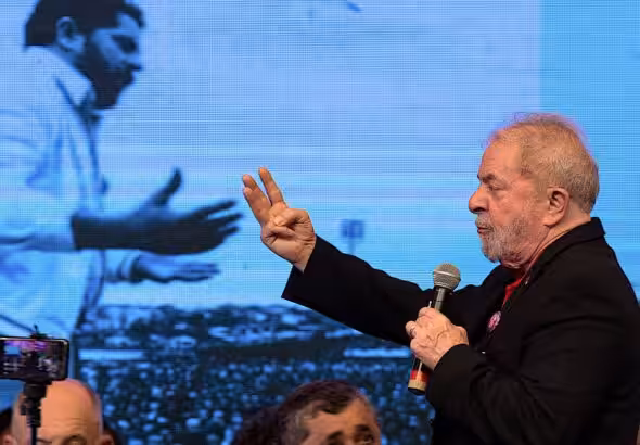 Lula da Silva speaking at the national congress of the PT Party in 2017. Photo: Lula Marques/Agência PT, CC BY 2.0.