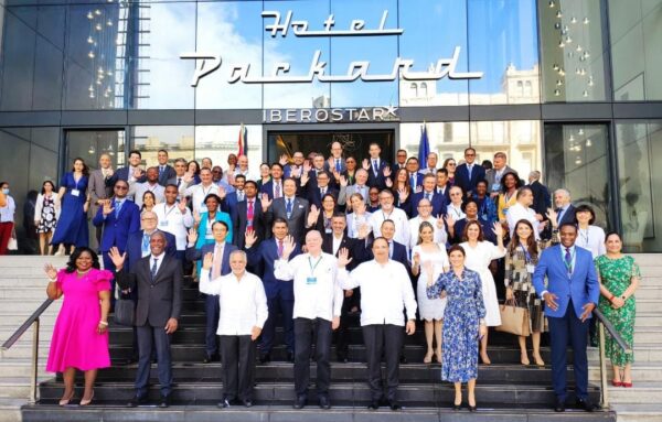 Representatives of ALBA-TCP and ACS at the 6th Conference on International Cooperation of the Association of Caribbean States pose for group photograph. Photo: Twitter/@SachaLlorenti.