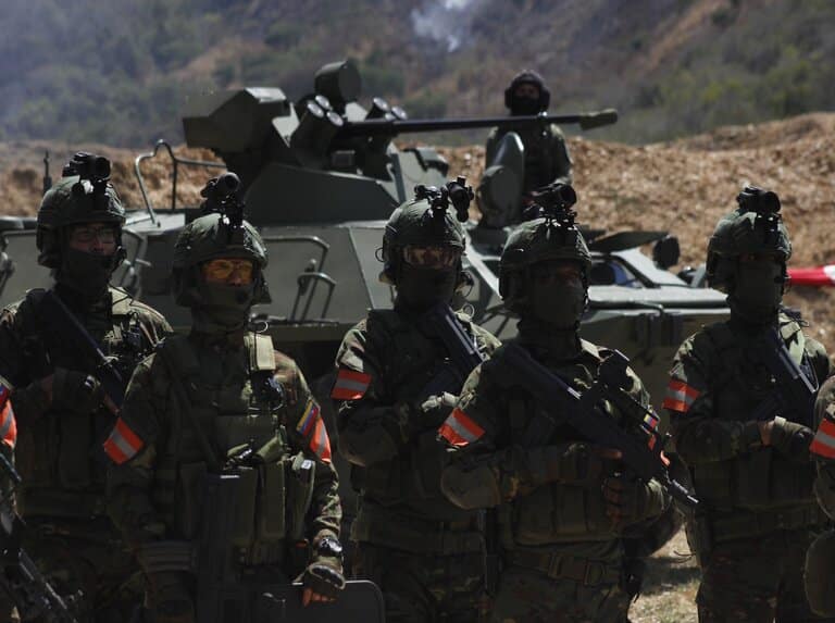 A group of CEOFANB soldiers. Photo: Últimas Noticias.