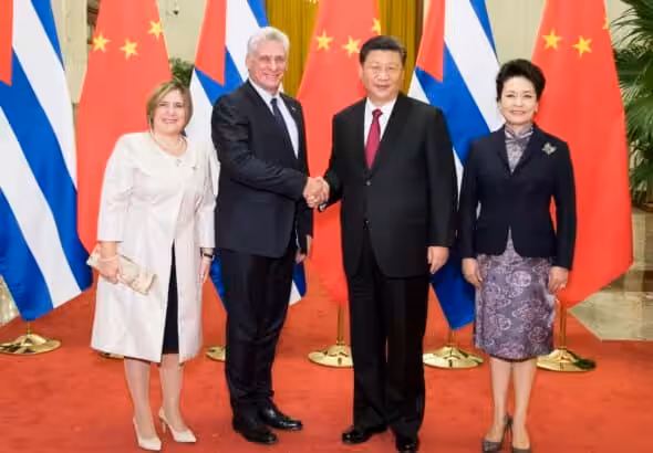Cuban President Miguel Díaz-Canel and Chinese President Xi Jinping and their wives pose for photos during the Cuban leader's recent visit to China. Photo: Foreign Ministry of the People's Republic of China.