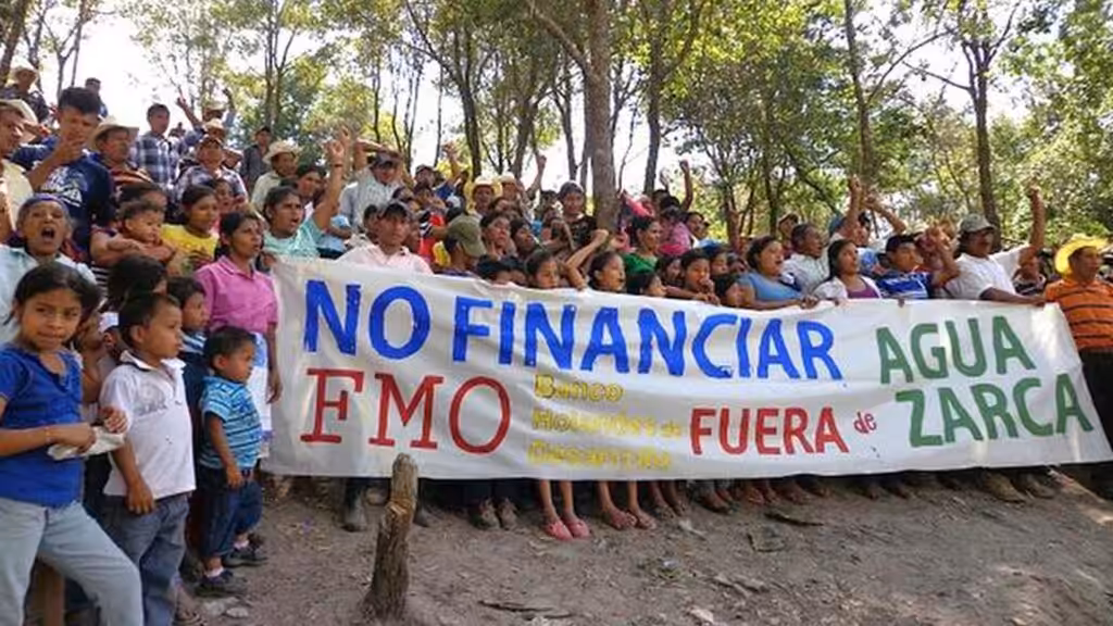 Indigenous groups of Honduras holding a protest against Dutch bank FMO in 2014. Photo: COPINH.