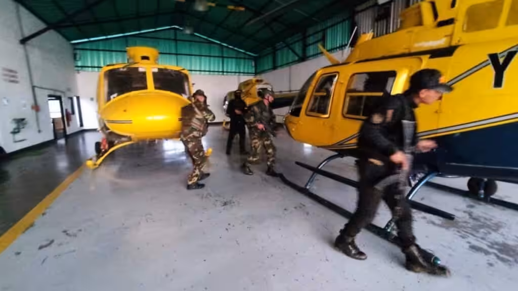 FANB with seized aircraft parts used for the trafficking of illegal mining and strategic materials. Photo: @dhernandezlarez.