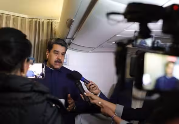 Venezuelan President Nicolas Maduro giving statements to the press during his flight back to Venezuela after his participation in the 27th Conference of the Parties of the UNFCCC (COP27) in Sharm El-SHeik, Egypt, November 9, 2022. Photo: Últimas Noticias.