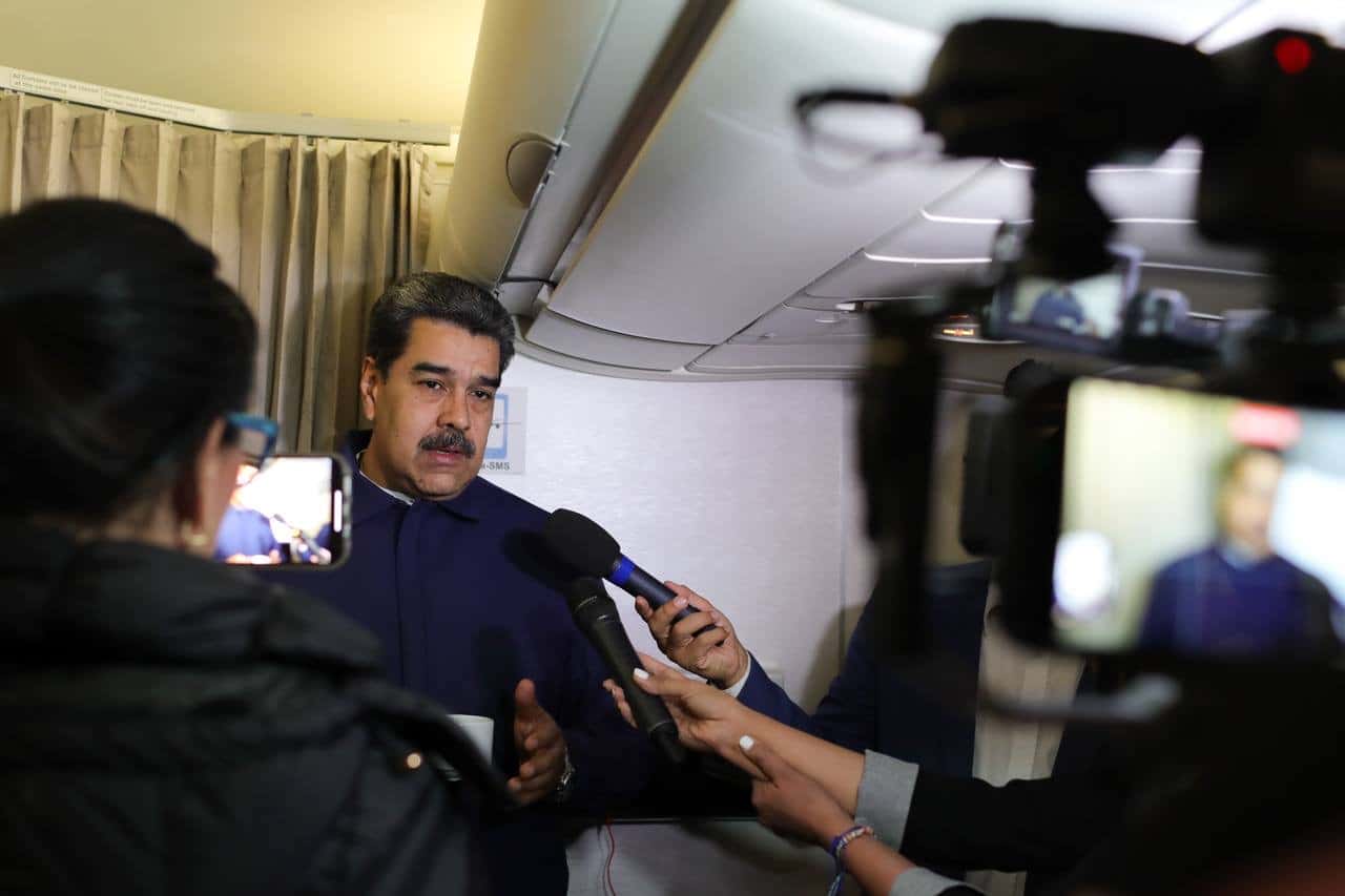 Venezuelan President Nicolas Maduro giving statements to the press during his flight back to Venezuela after his participation in the 27th Conference of the Parties of the UNFCCC (COP27) in Sharm El-SHeik, Egypt, November 9, 2022. Photo: Últimas Noticias.