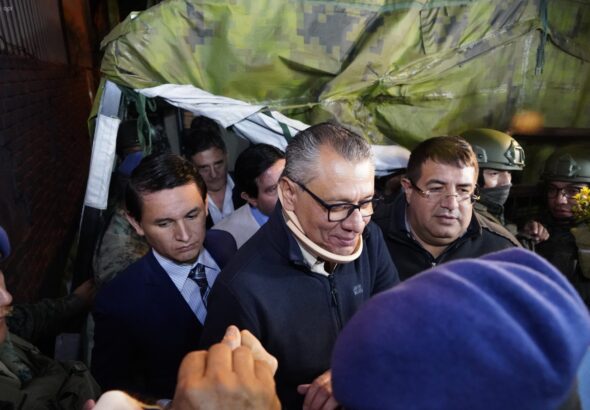 Former Ecuadorean Vice President Jorge Glas and lawfare victim at the moment of his release from prison. Photo: Daniel Molineros/API.