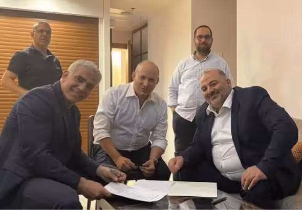 Yair Lapid (L), Naftali Bennett (C) and Mansour Abbas. Photo: via Wikimedia Commons.