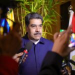 President Maduro speaks to the press upon his arrival in Egypt to attend the UN climate summit COP27. Photo: Twitter/@NicolasMaduro.